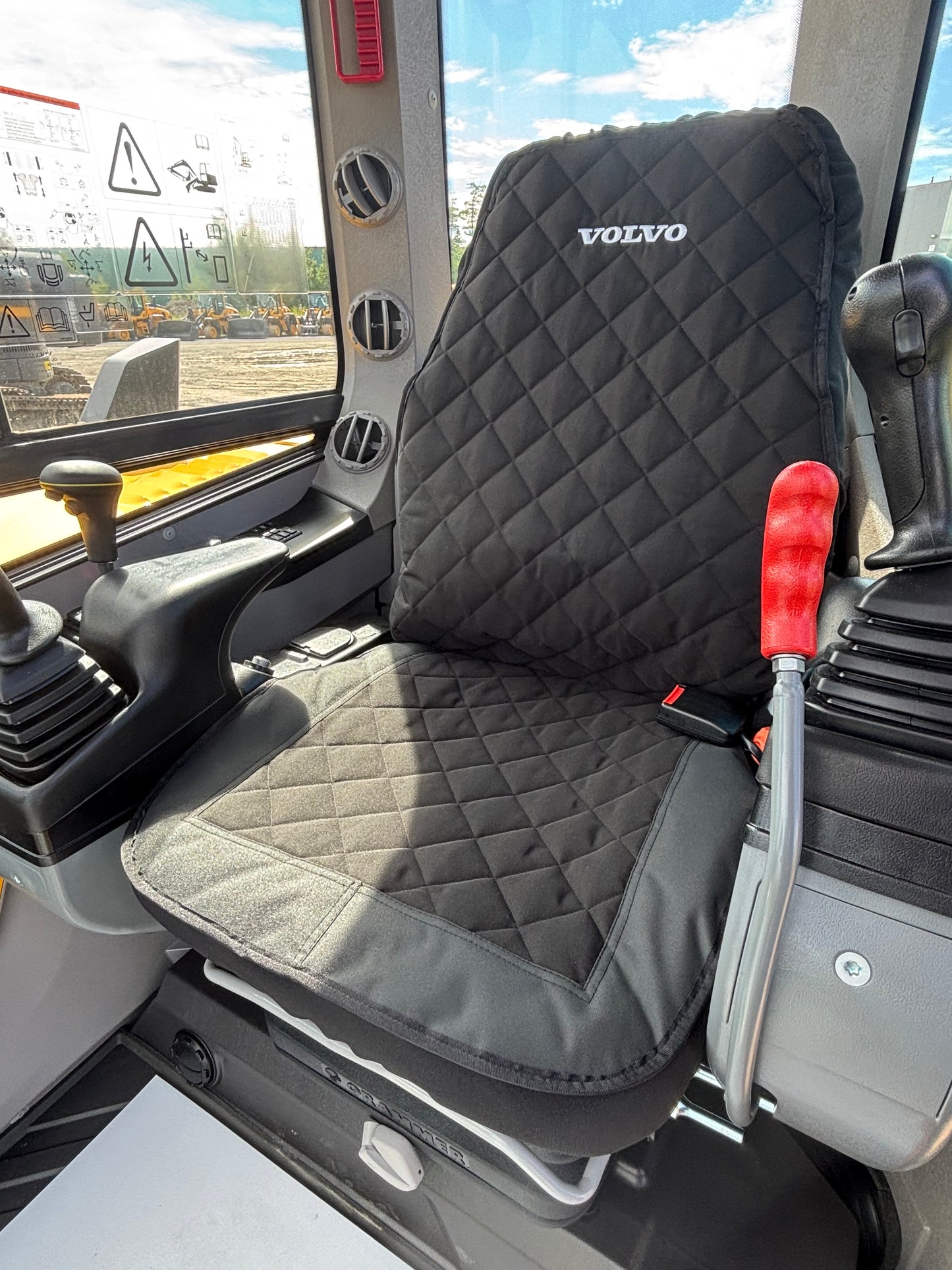 VOLVO EXCAVATOR -EX-VOL-88D-A-HD